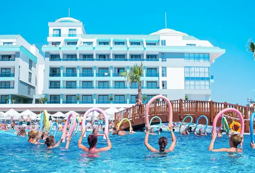 Basen w hotelu Sensitive Premium Resort & Spa