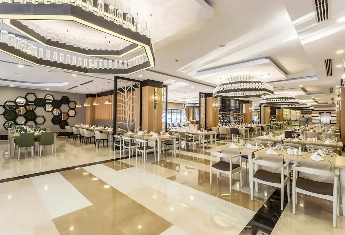 Restauracja i jedzenie w hotelu Sensitive Premium Resort & Spa