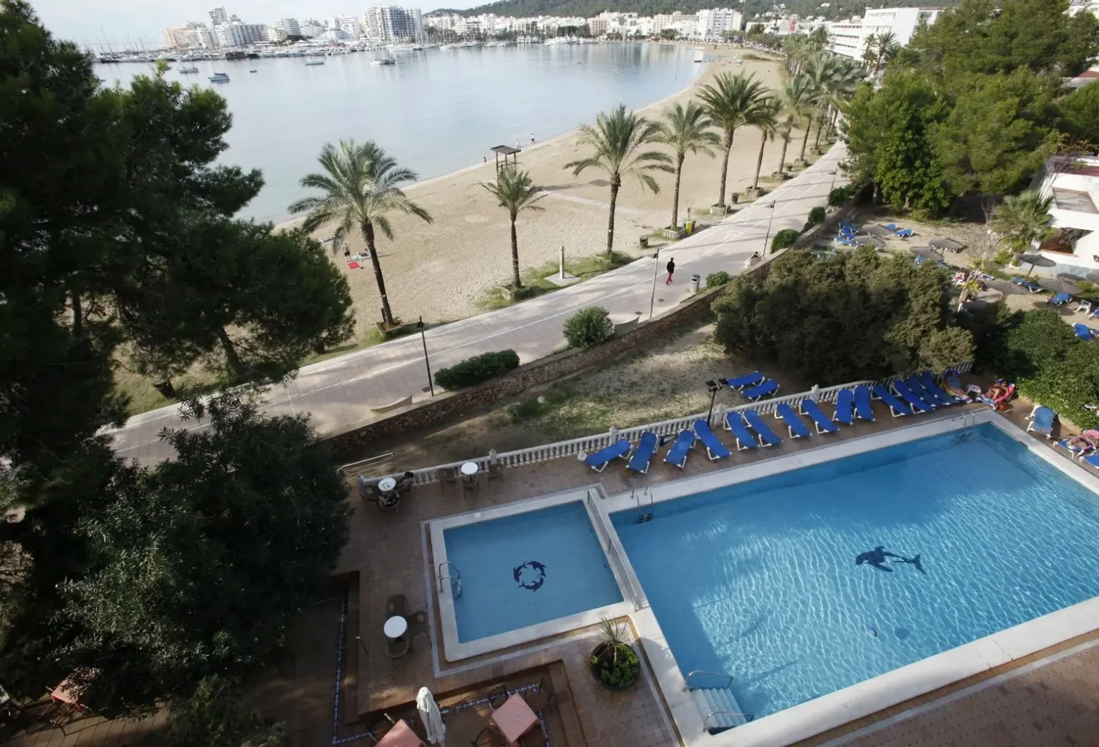 Basen w hotelu Ses Sevines