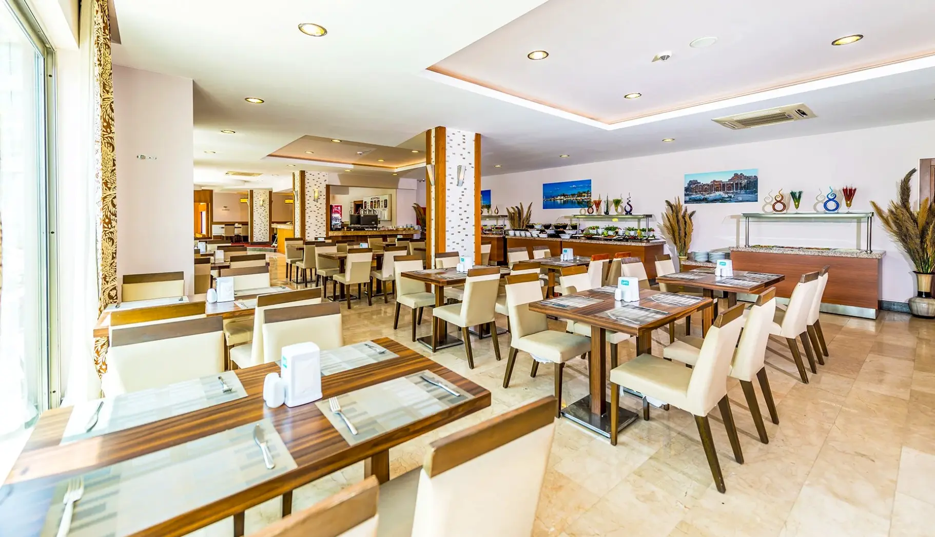 Restauracja i jedzenie w hotelu Side Löwe