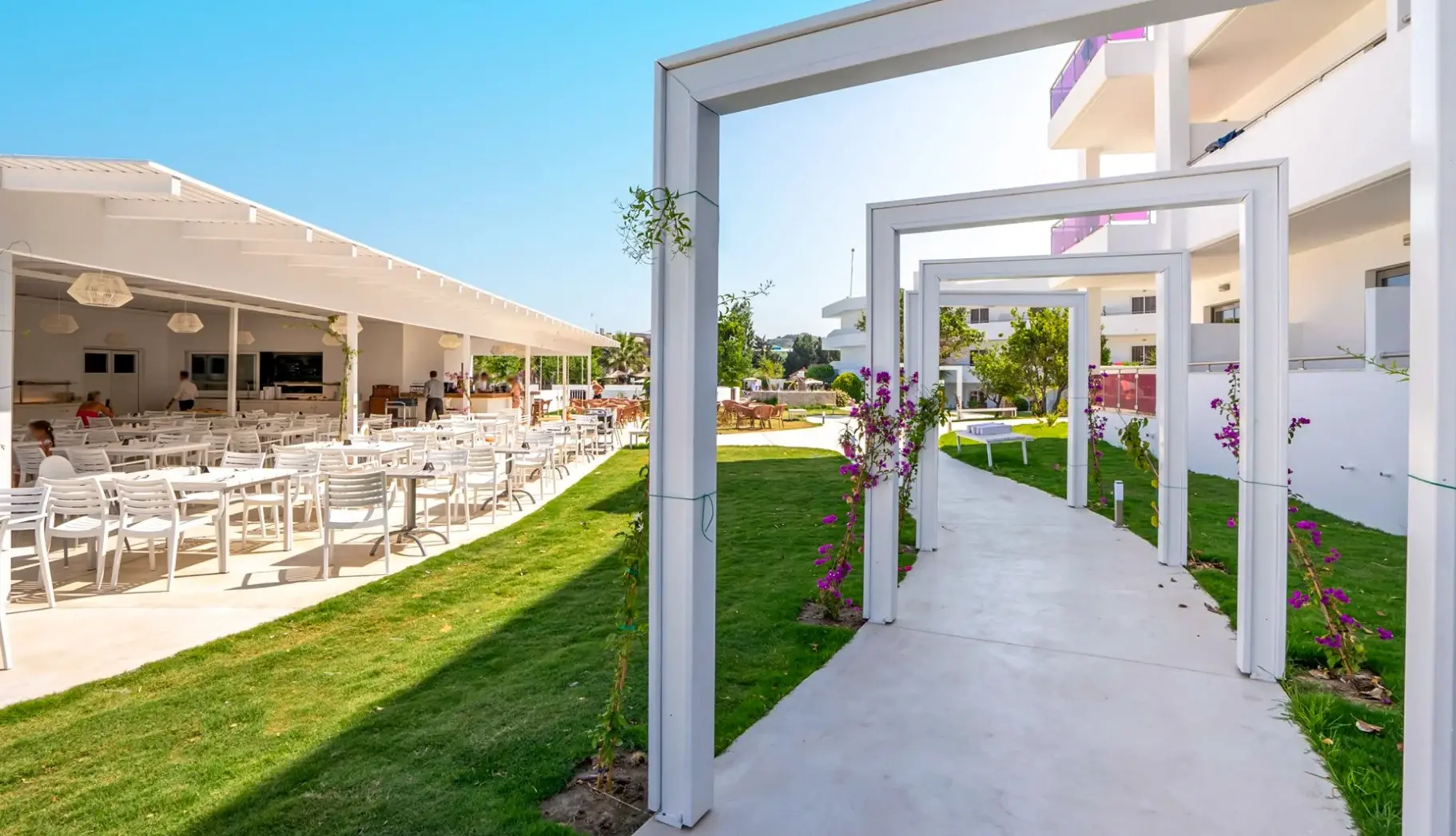 Restauracja i jedzenie w hotelu Stamos Plus