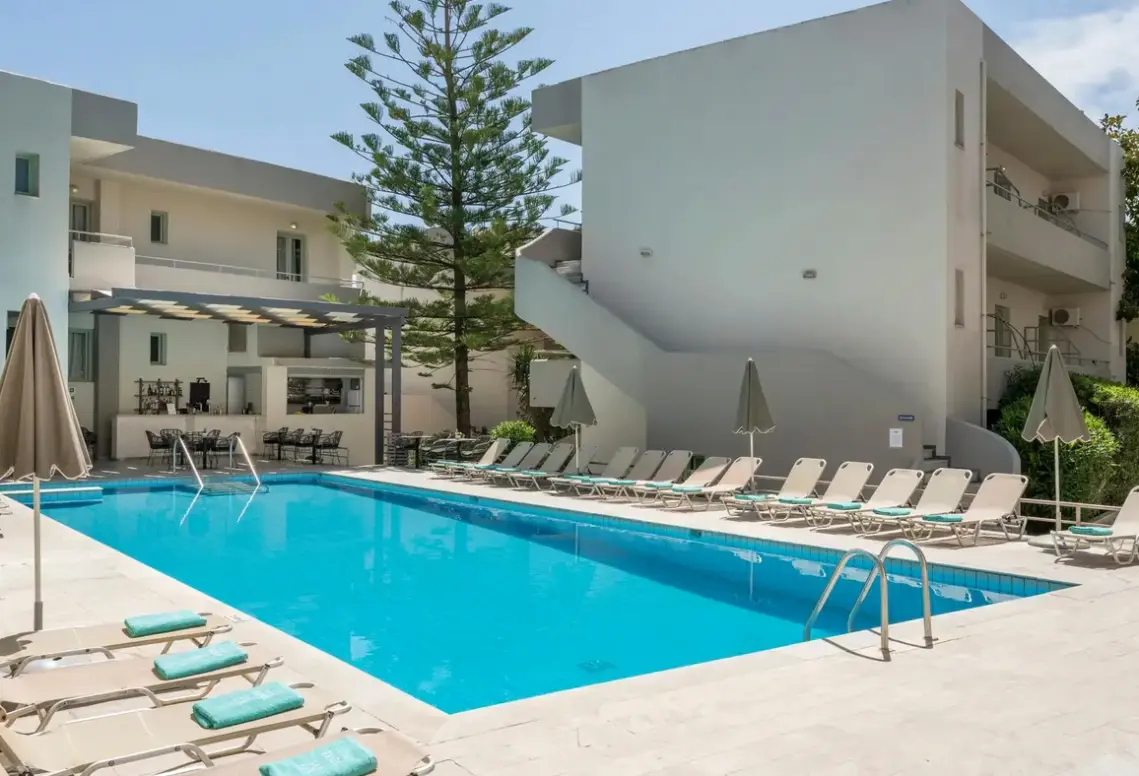 Basen w hotelu Summer Beach