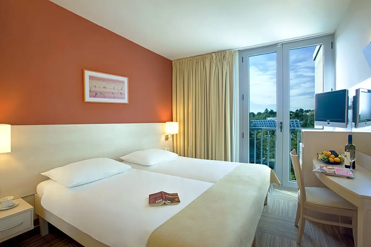 Sunny Poreč by Valamar — SUNNY POREC BY VALAMAR (EX CRYSTAL)