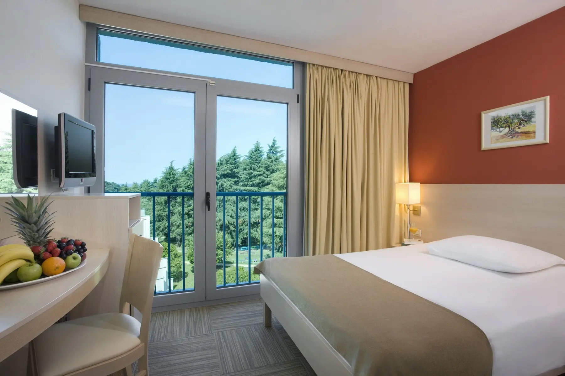 Sunny Poreč by Valamar — SUNNY POREC BY VALAMAR (EX CRYSTAL)