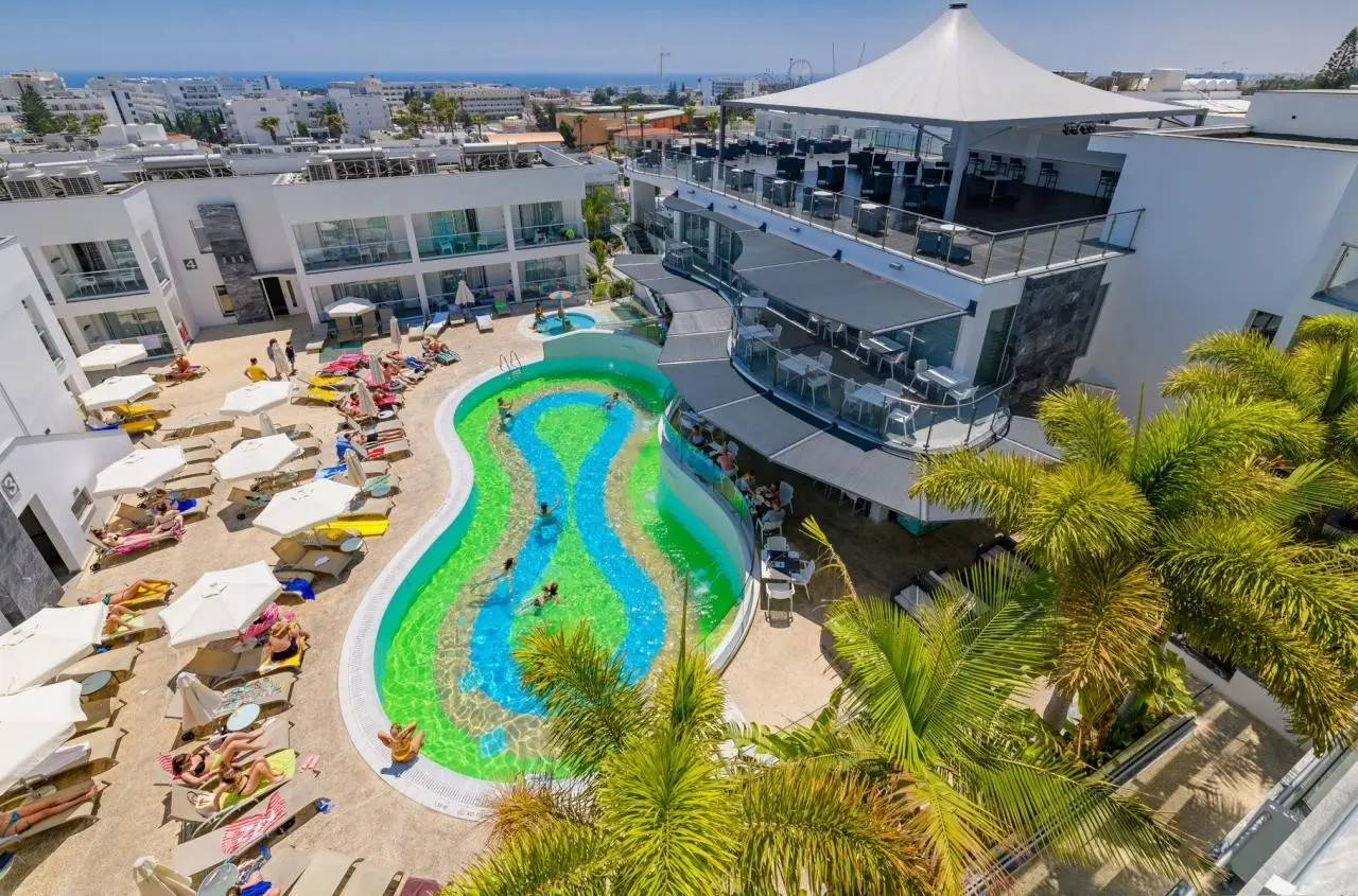 Basen w hotelu Tasia Maris Oasis