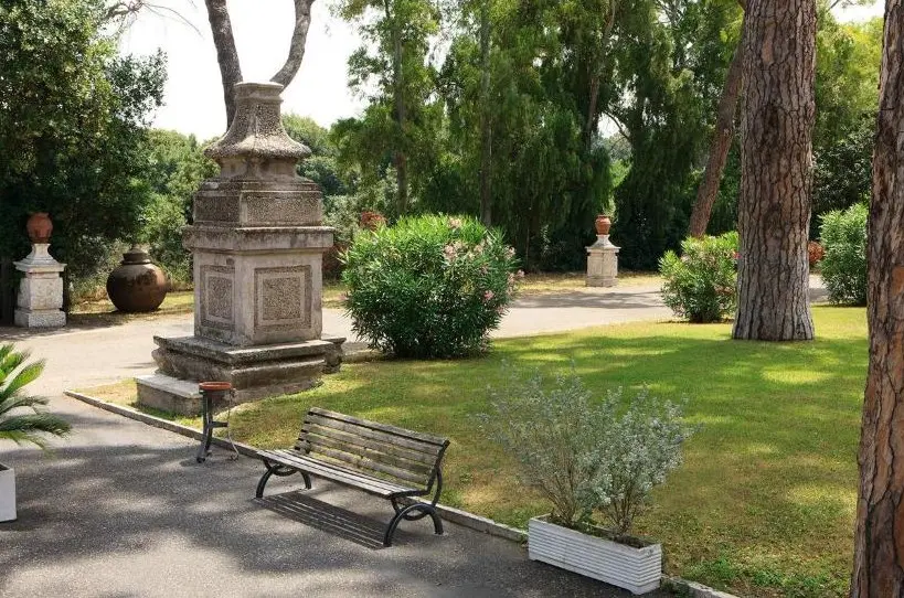 TH Roma Carpegna Palace — TH ROMA - CARPEGNA PALACE