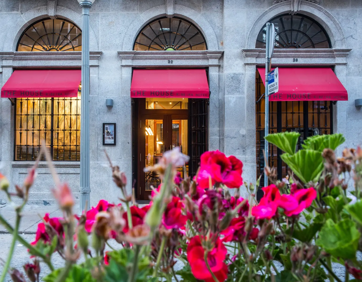 The Editory House Ribeira Porto — THE EDITORY HOUSE RIBEIRA PORTO