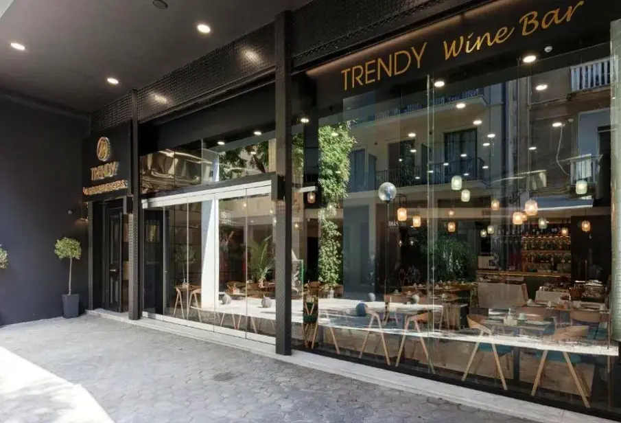 Restauracja i jedzenie w hotelu Trendy Hotel by Athens Prime Hotels