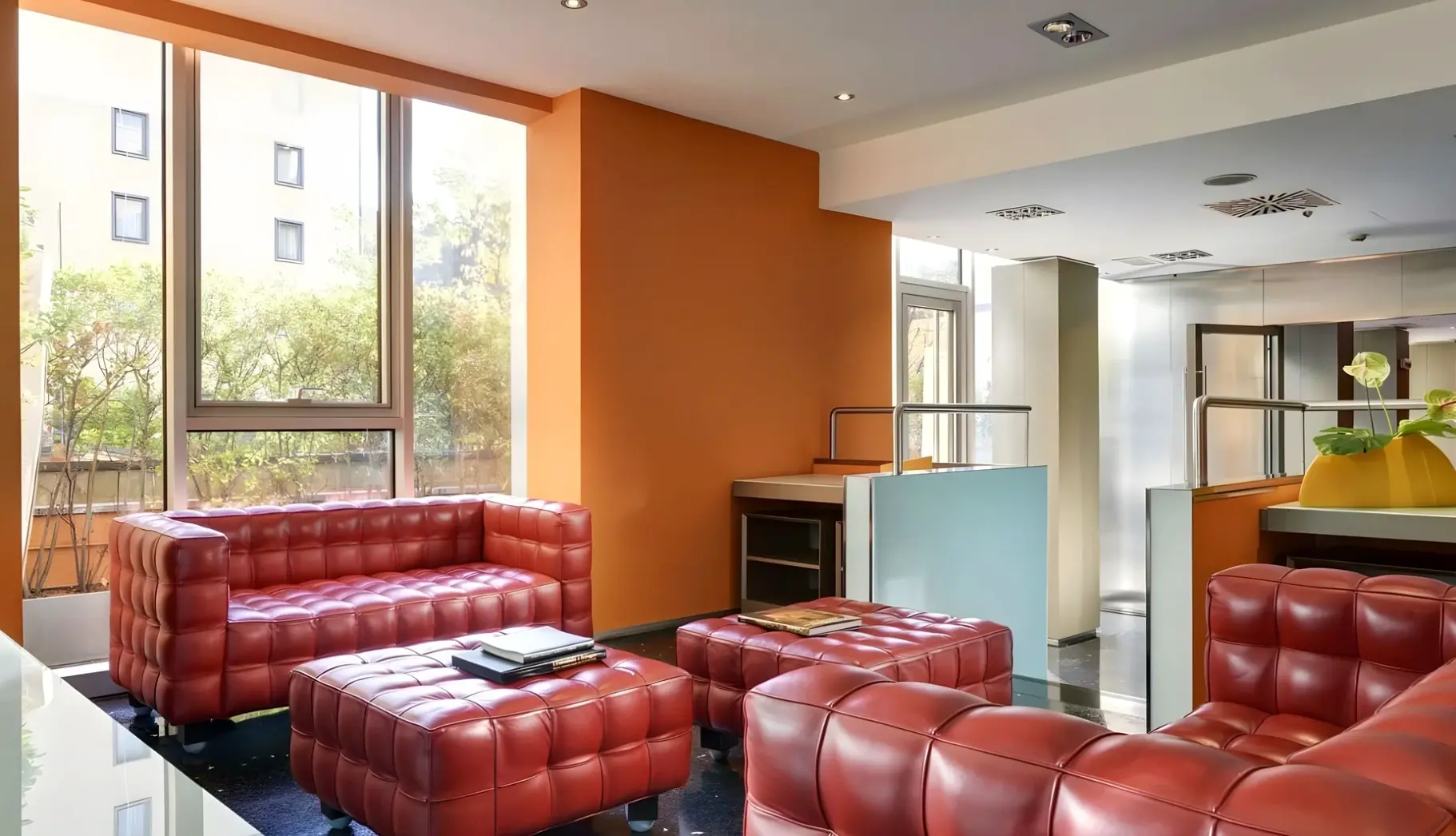 Lobby hotelu Unahotels Bologna Centro