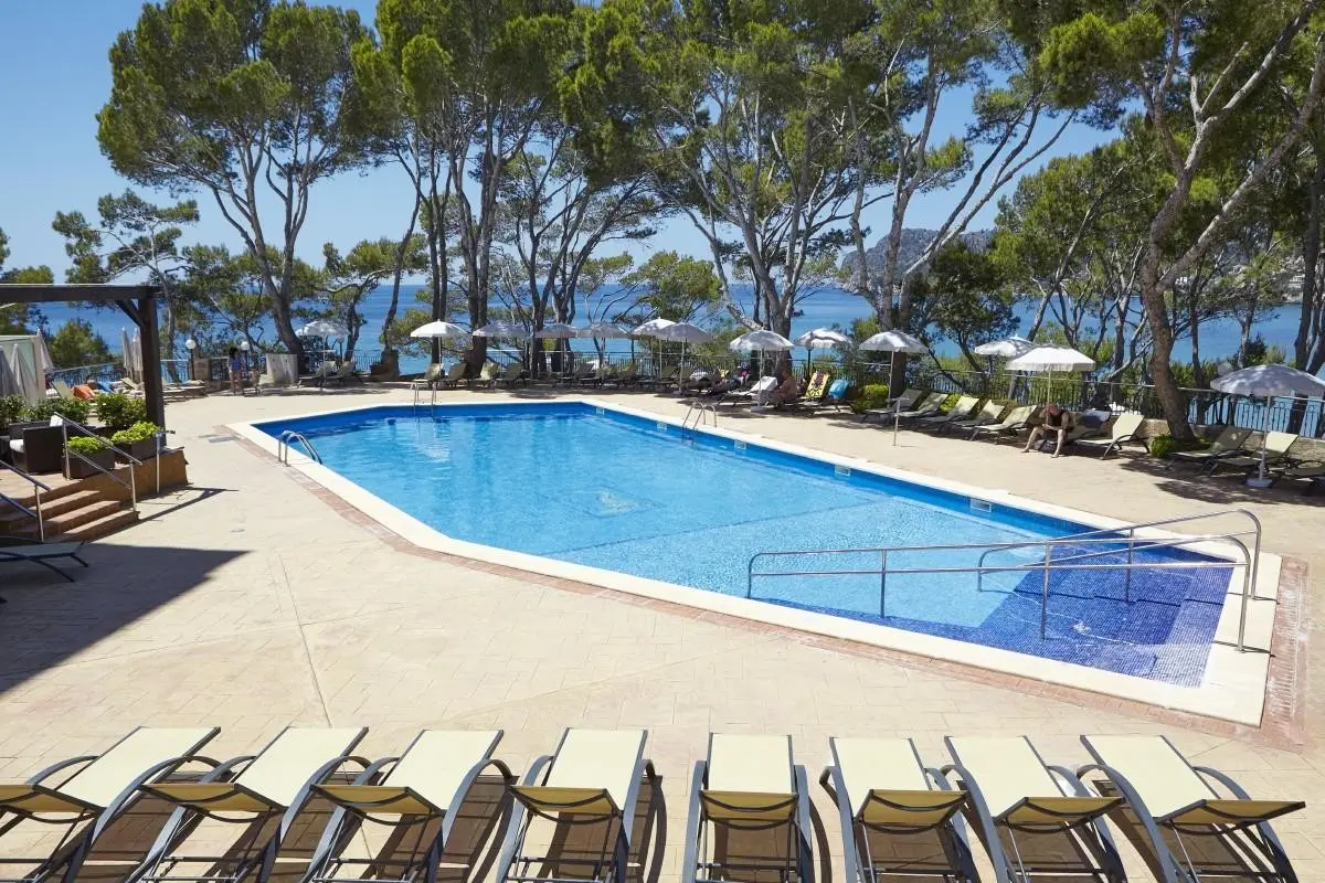 Basen w hotelu Universal Hotel Lido Park & Spa