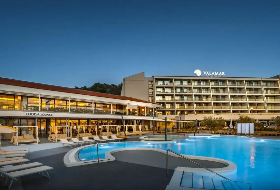 Basen w hotelu Valamar Padova
