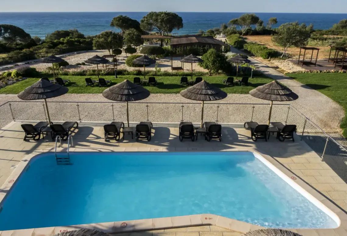 Basen w hotelu Vila Alba Resort
