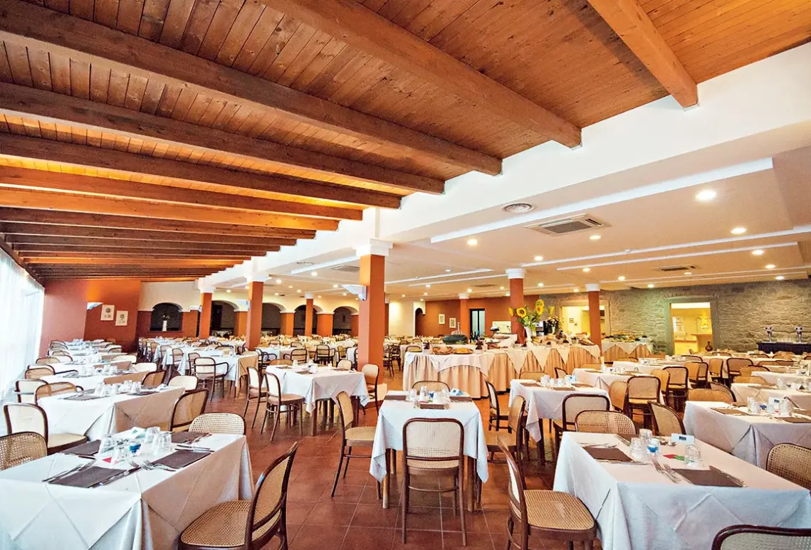 Restauracja i jedzenie w hotelu Villa Paradiso Village