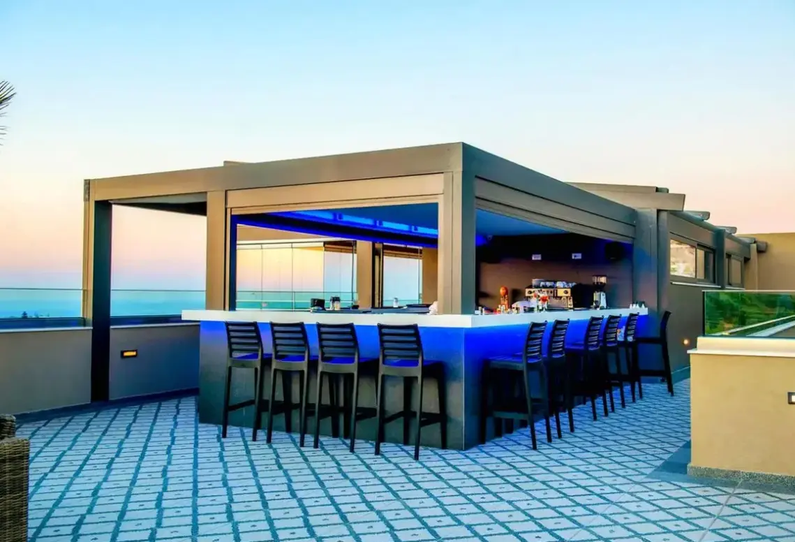 Restauracja i jedzenie w hotelu Villaggio Boutique Hotel
