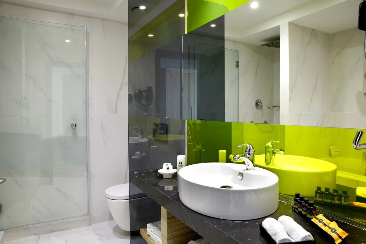 Wyndham Grand Athens — WYNDHAM GRAND ATHENS