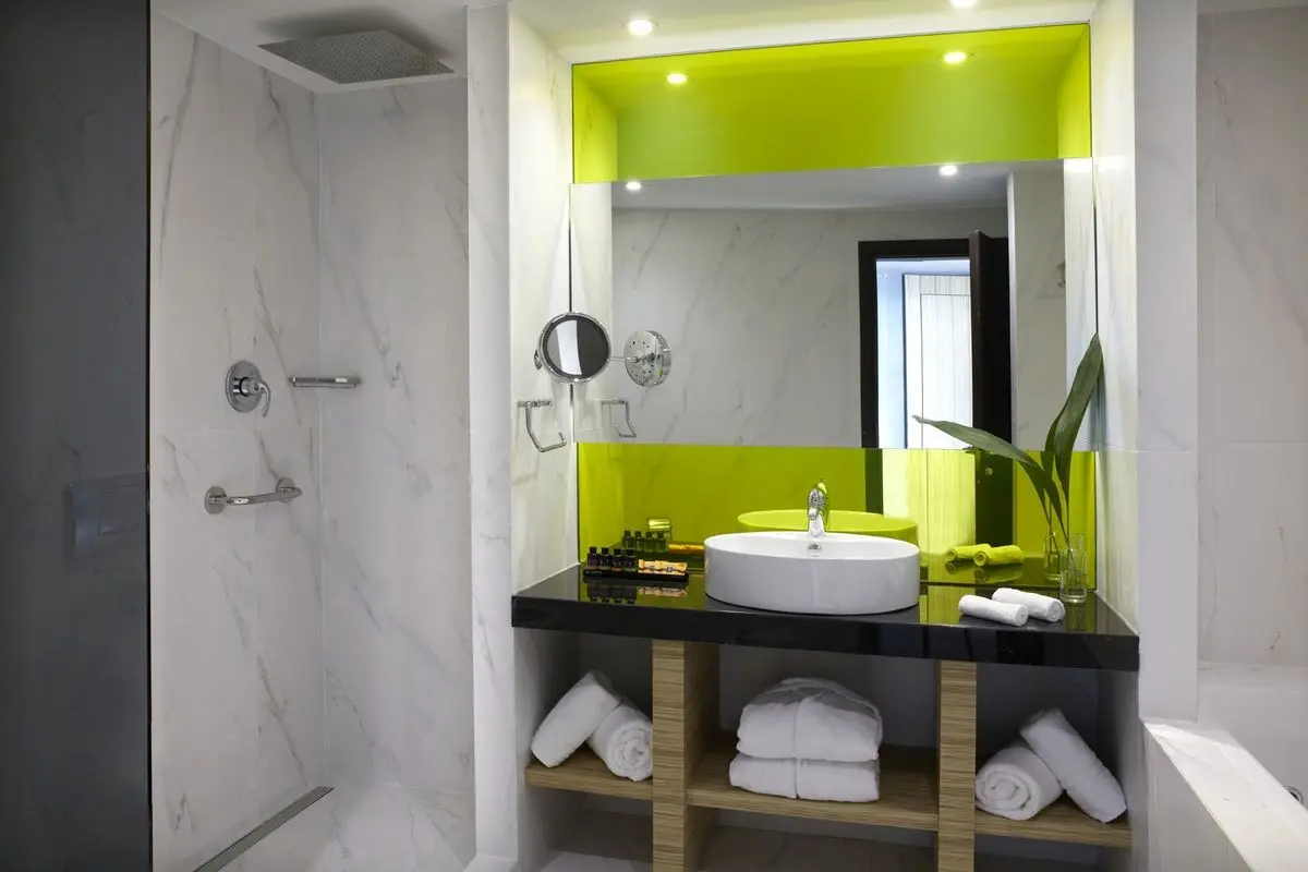 Wyndham Grand Athens — WYNDHAM GRAND ATHENS