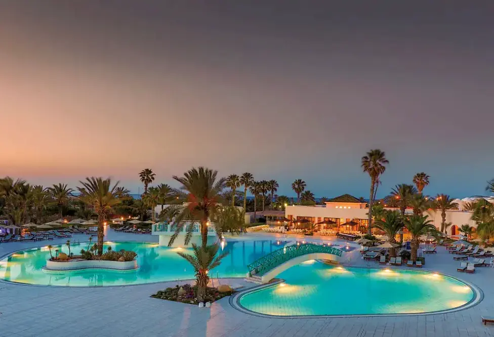 Basen w hotelu Yadis Djerba Golf Thalasso & Spa