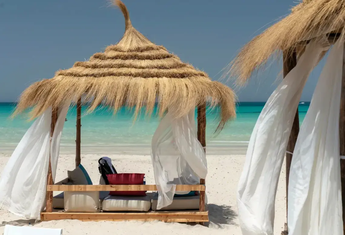 Plaża przy hotelu Yadis Djerba Golf Thalasso & Spa