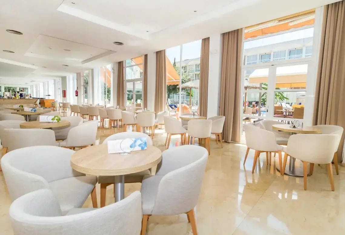 Restauracja i jedzenie w hotelu Zafiro Alzinar Mar