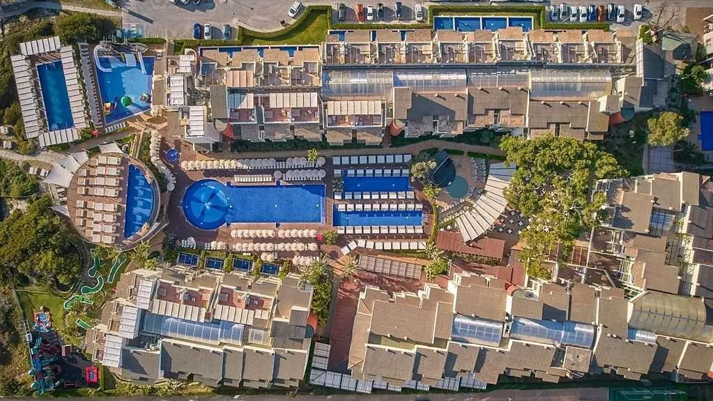 Zafiro Bahía — ZAFIRO BAHIA