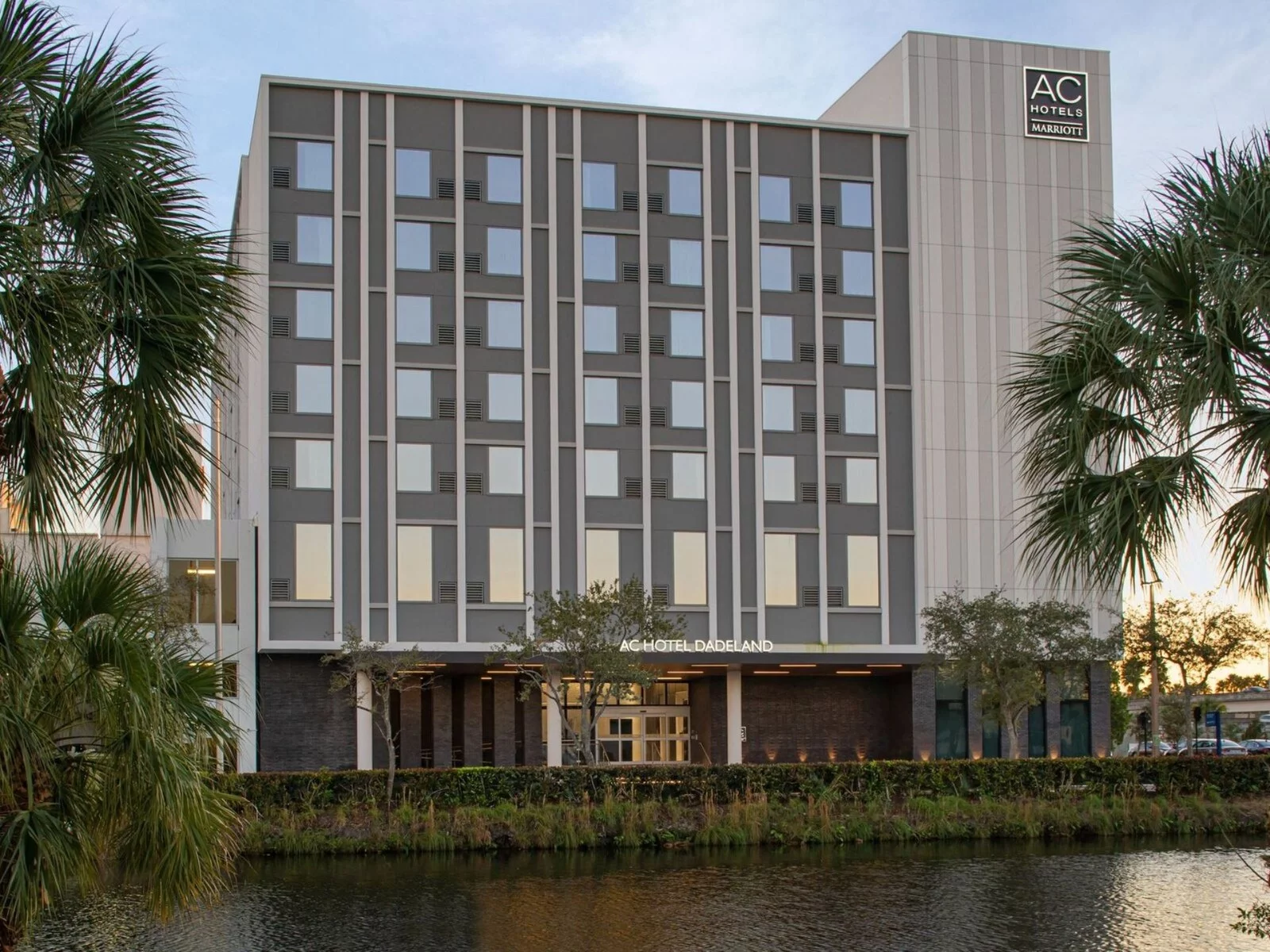 Hotel Ac Hotel By Marriott Miami Dadeland