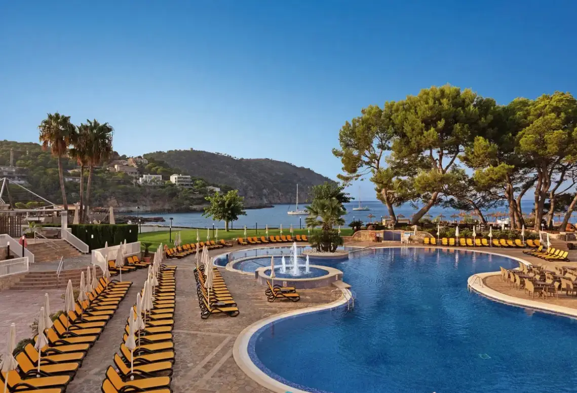 Basen w hotelu Alua Gran Camp de Mar