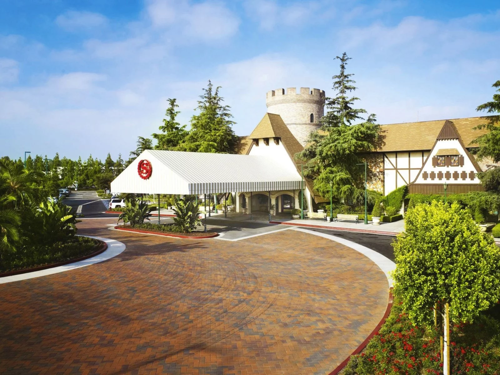 Hotel Anaheim Majestic Garden Hotel