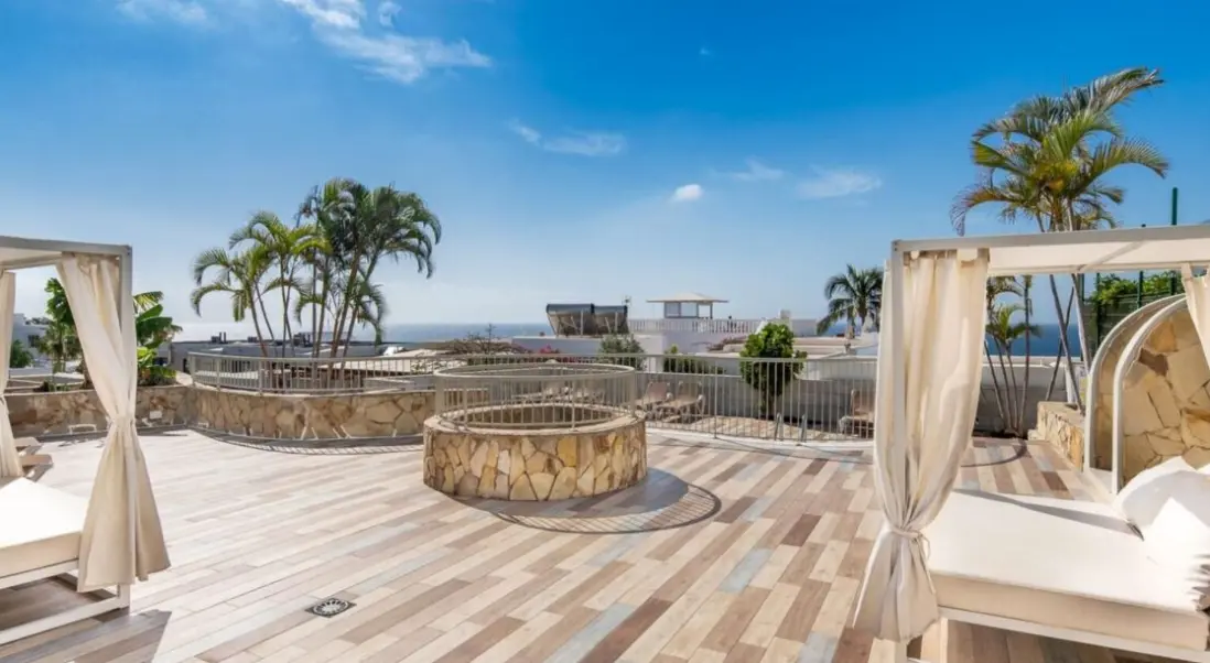 Basen w hotelu Apartamentos Garden & Sea Boutique Lodging by Livvo