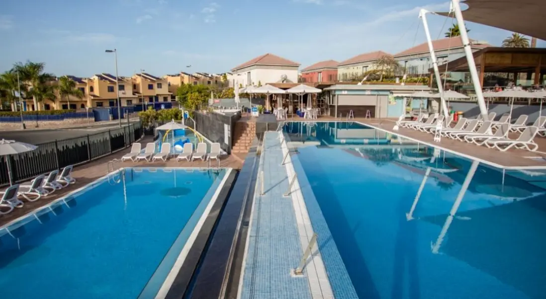 Basen w hotelu Aparthotel Cay Beach Meloneras