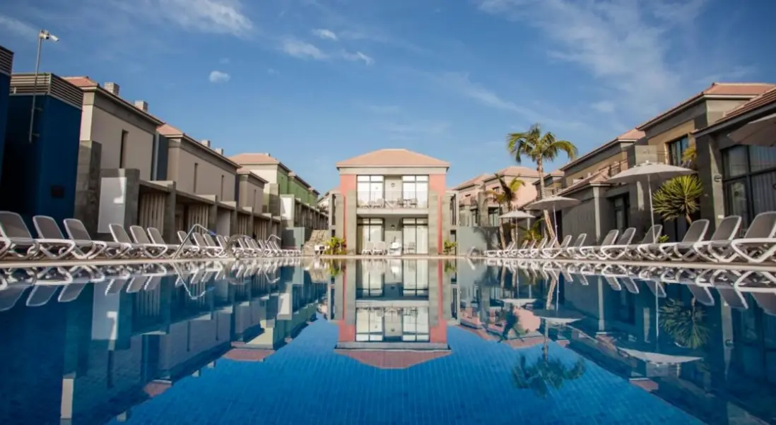 Basen w hotelu Aparthotel Cay Beach Meloneras