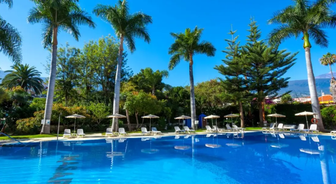 Basen w hotelu Appartements Masaru