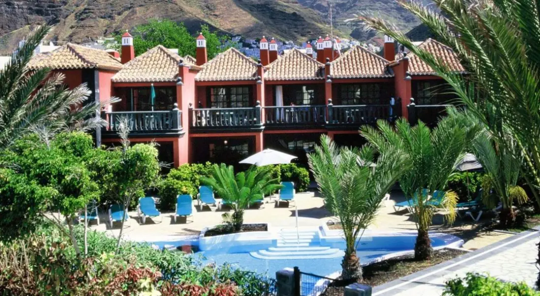 Basen w hotelu Appartements Punta Marina