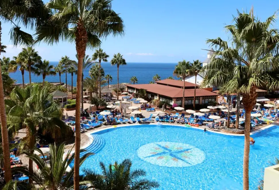 Basen w hotelu Bahia Principe Luxury Tenerife