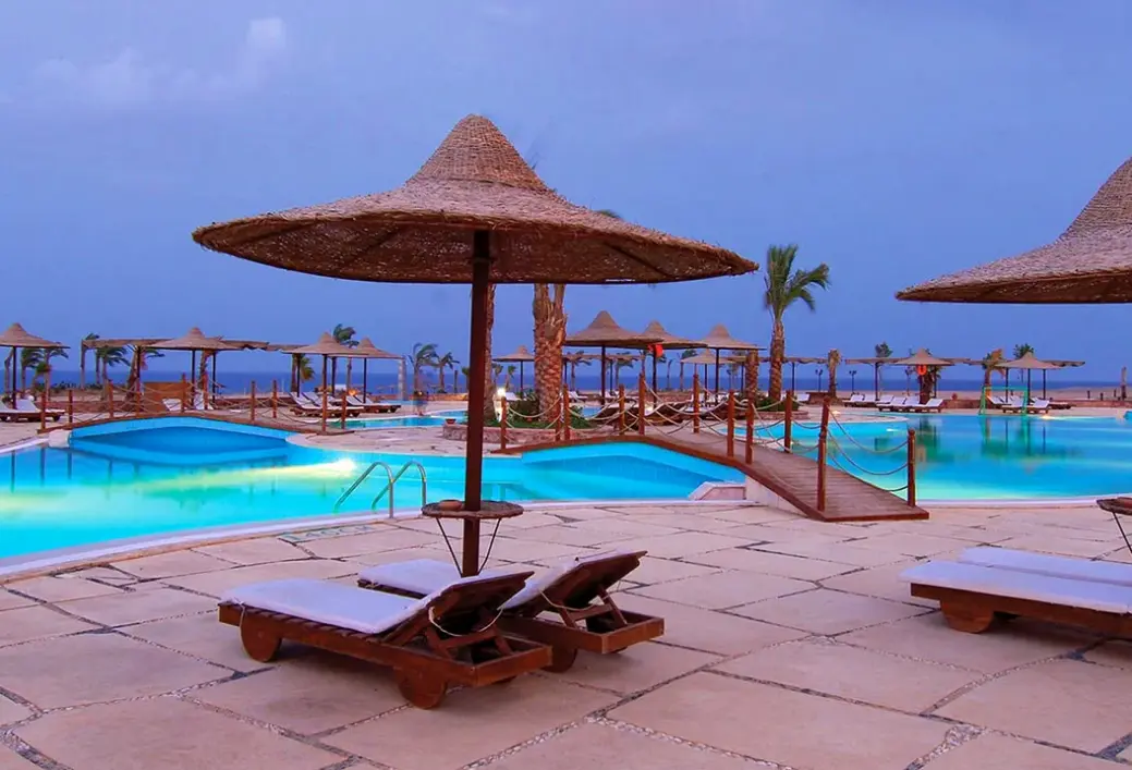 Basen w hotelu Bliss Nada Beach Resort