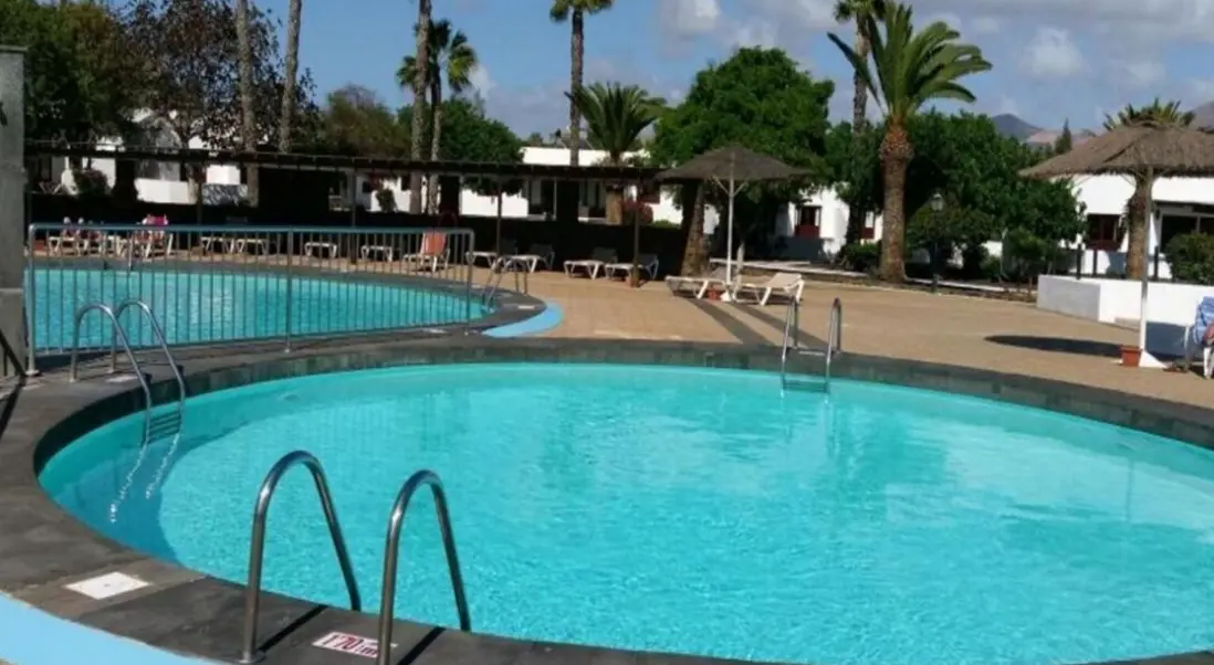 Basen w hotelu Bungalows Playa Limones