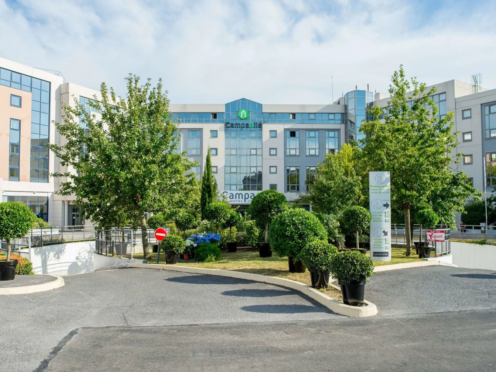 Hotel Campanile Roissy CDG