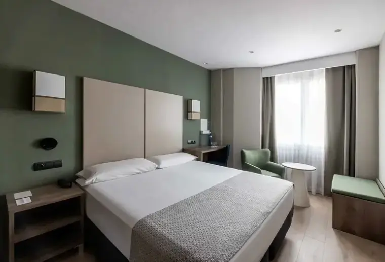 Pokój w hotelu Catalonia Albeniz