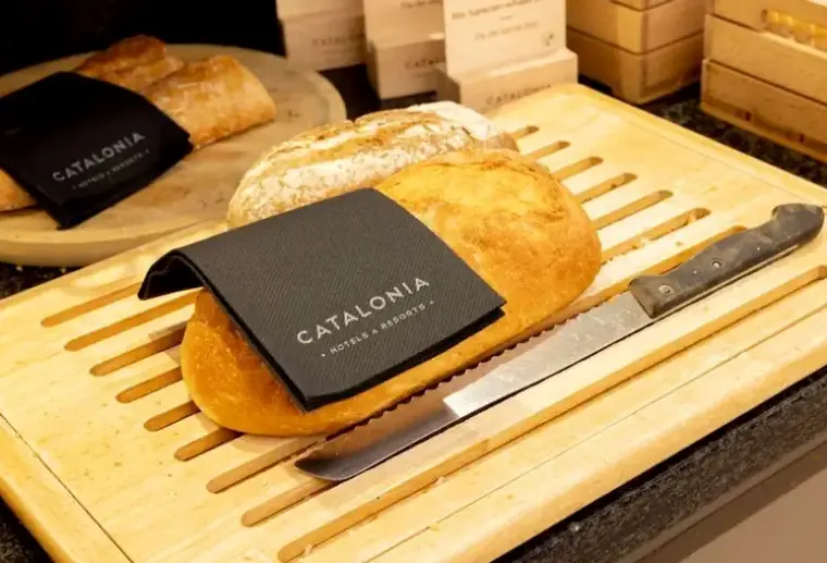 Restauracja i jedzenie w hotelu Catalonia Albeniz