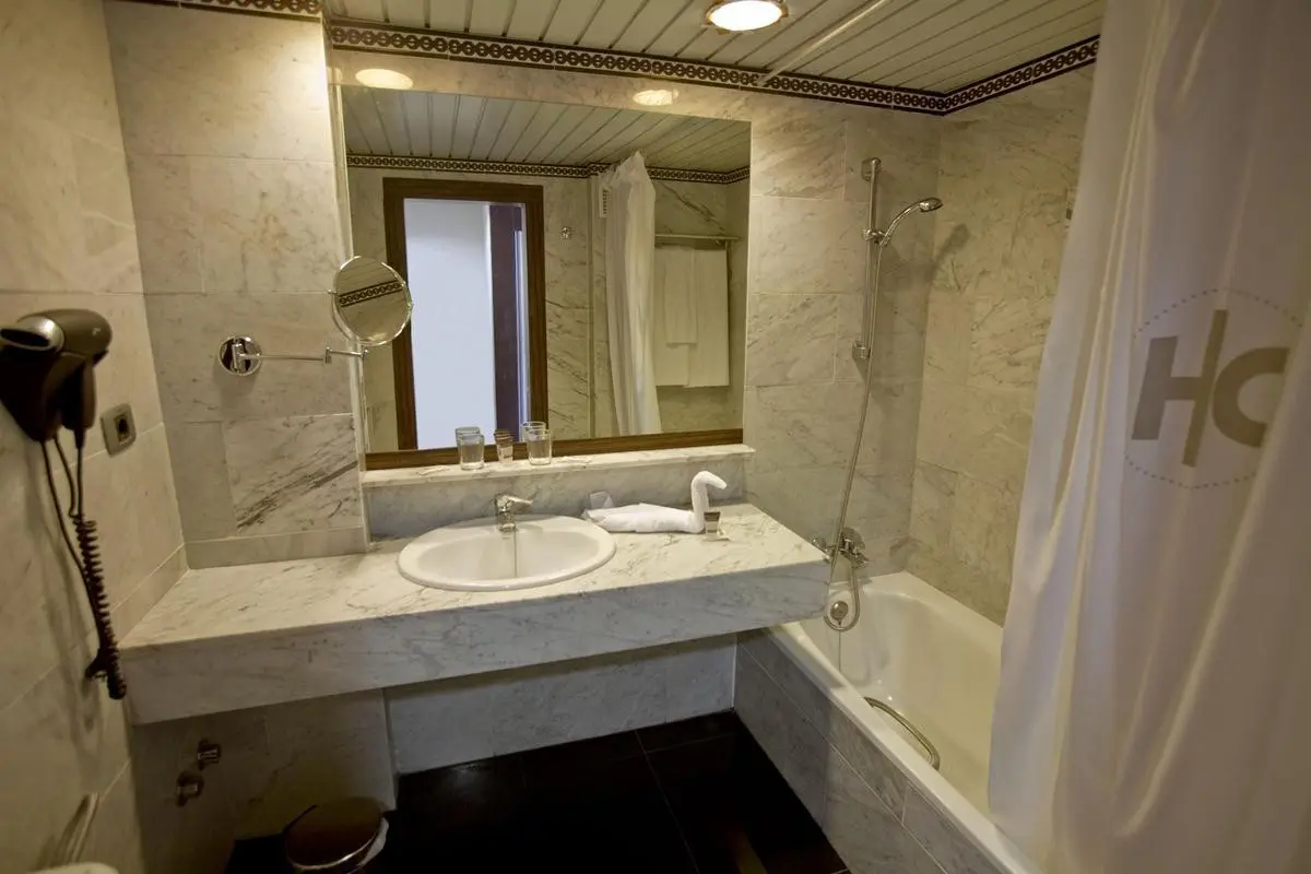 Catalonia Oro Negro — CATALONIA ORO NEGRO