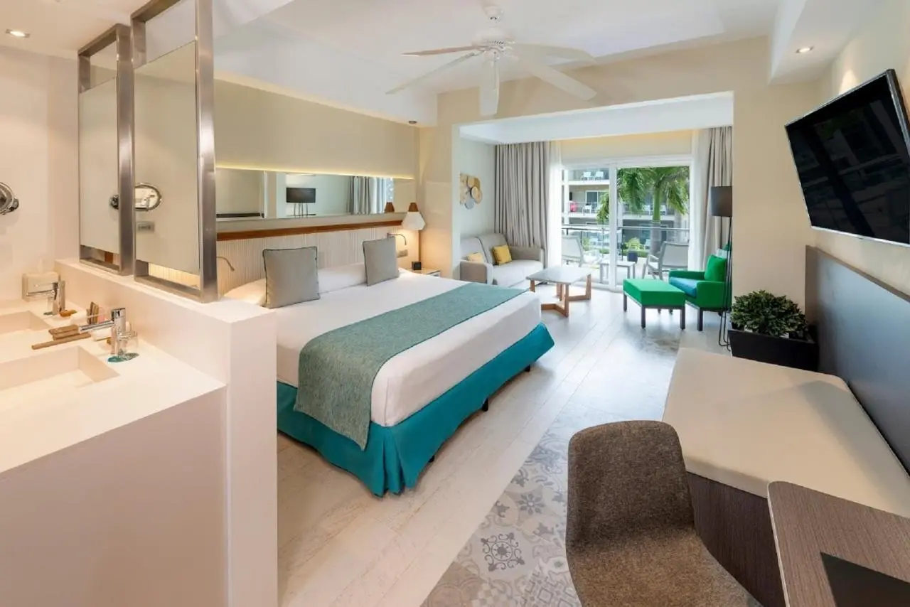 Catalonia Royal La Romana — CATALONIA ROYAL LA ROMANA