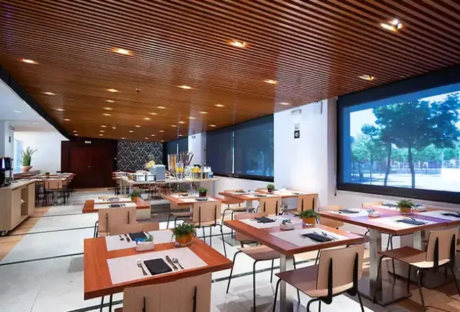 Restauracja i jedzenie w hotelu Catalonia Sabadell