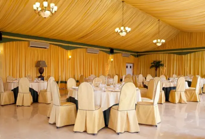 Restauracja i jedzenie w hotelu Ciudad de Navalcarnero