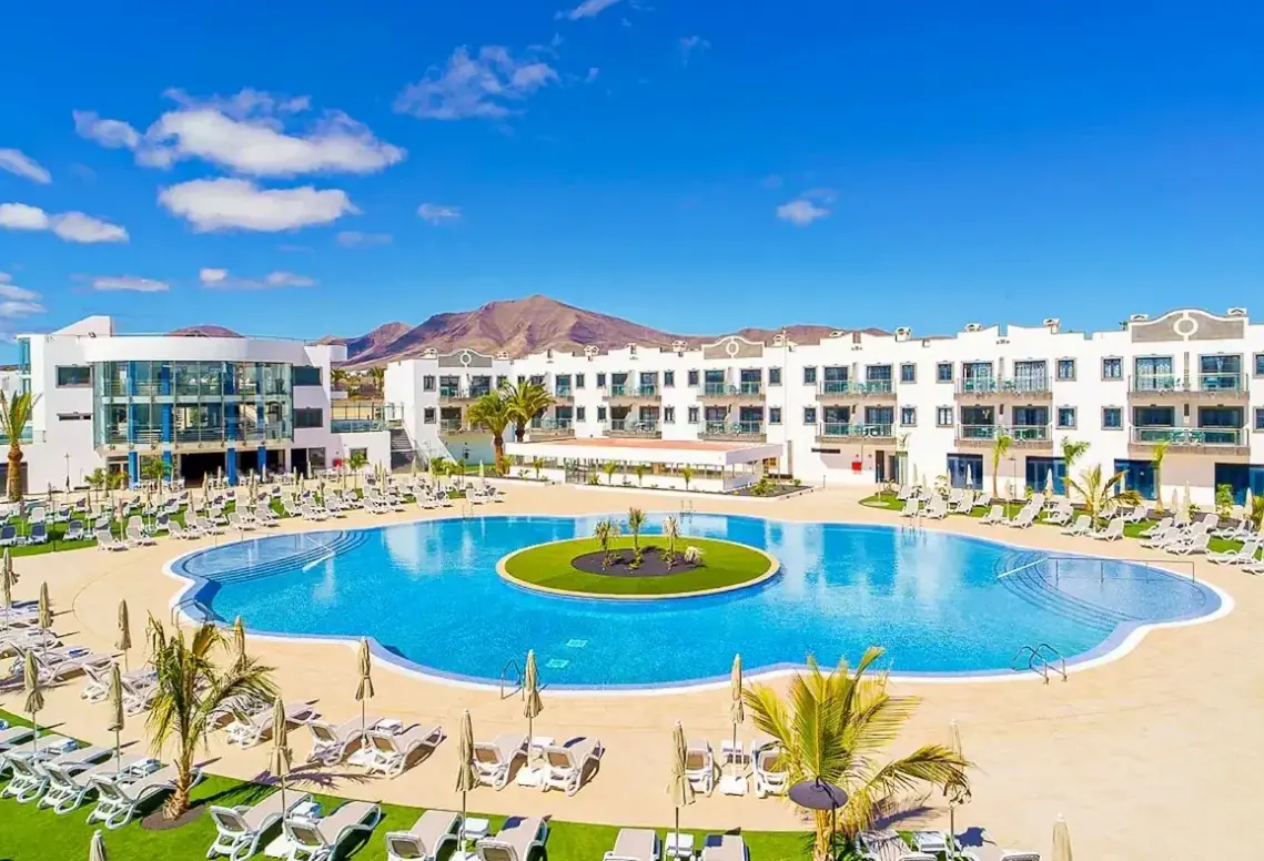 Basen w hotelu Cordial Marina Blanca