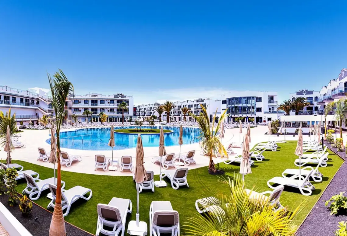 Basen w hotelu Cordial Marina Blanca