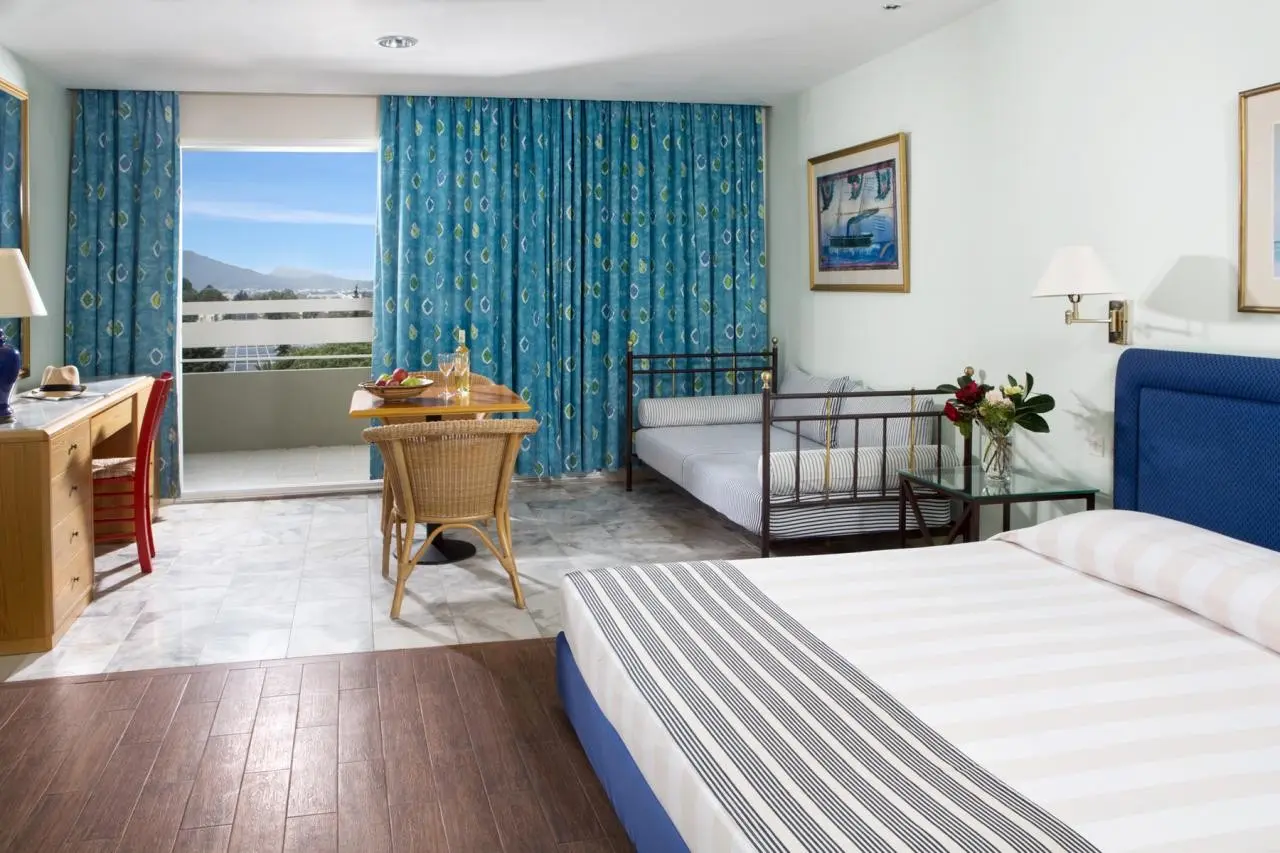 Dionysos — DIONYSOS