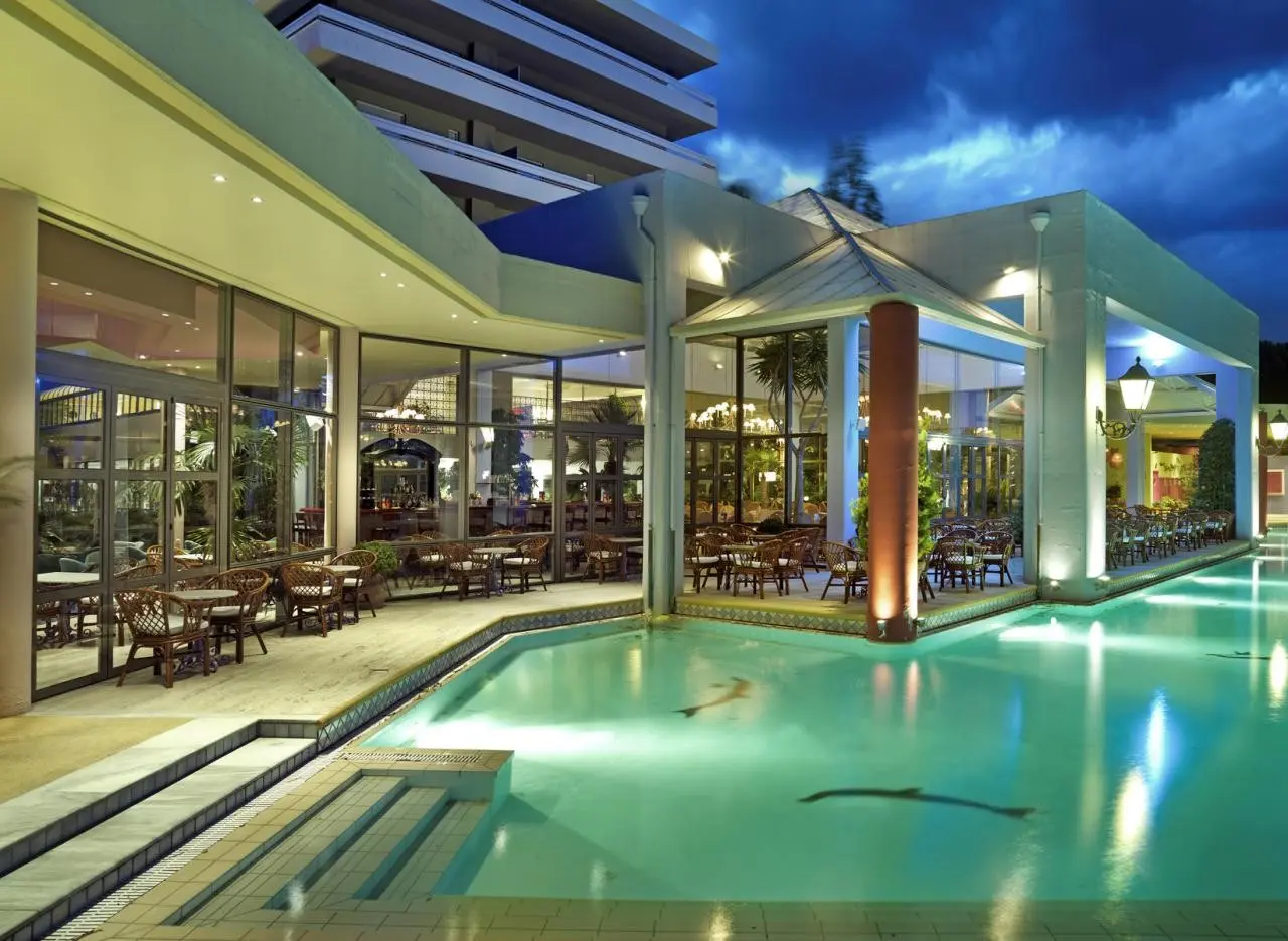 Dionysos — DIONYSOS