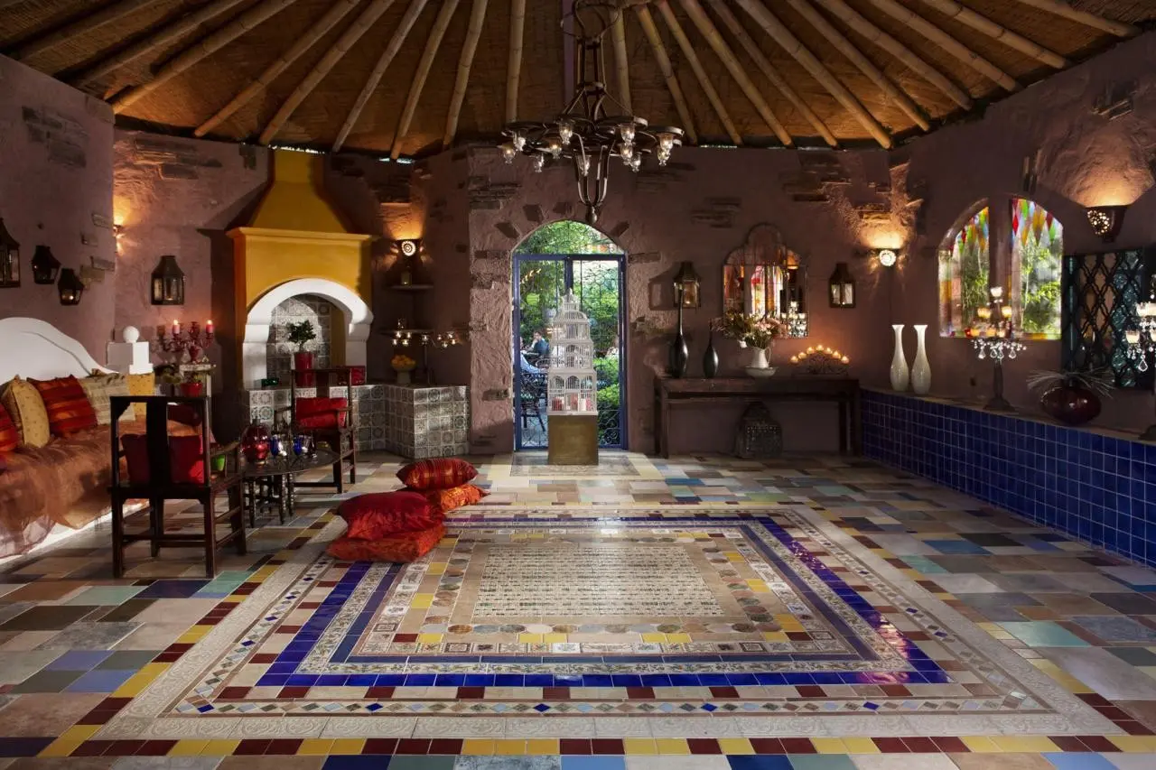 Dionysos — DIONYSOS