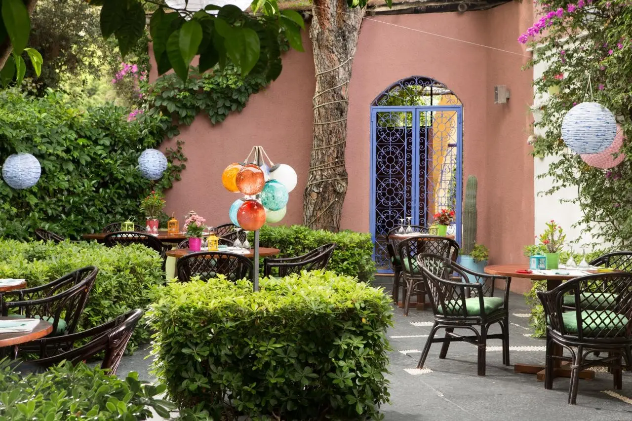 Dionysos — DIONYSOS