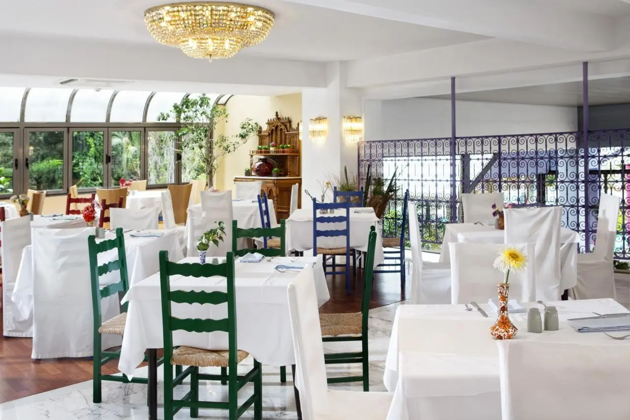 Dionysos — DIONYSOS