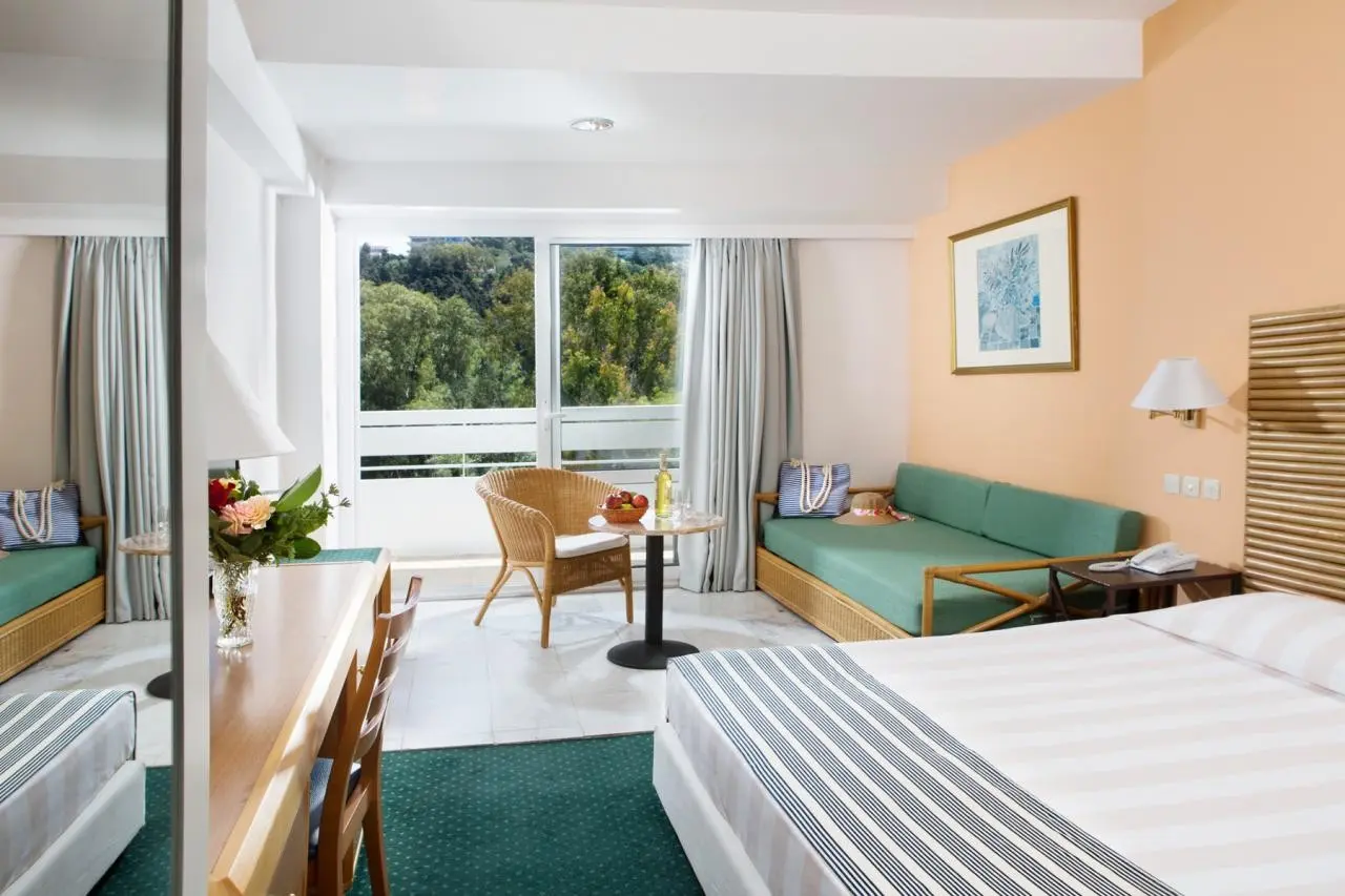 Dionysos — DIONYSOS